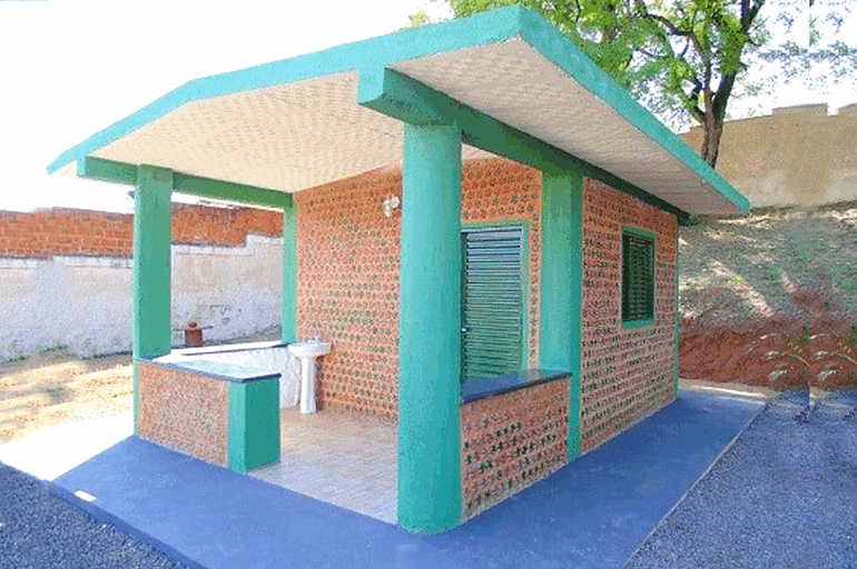 Casas de Garrafa PET